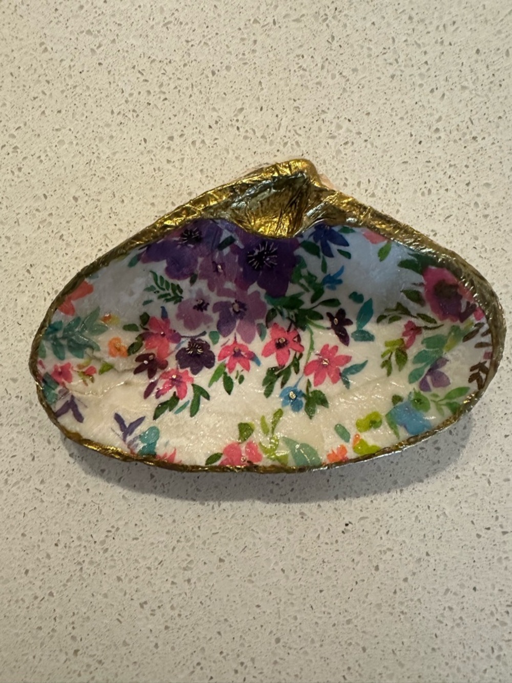 Large decoupage shell - Picture 3 of 7